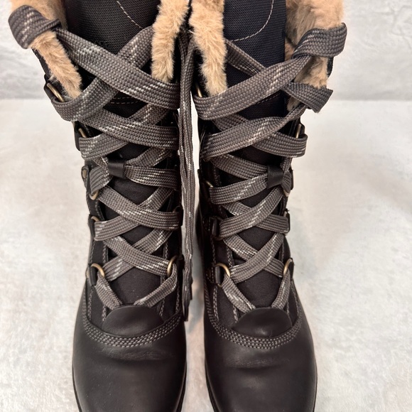 Timberland Mount Hope Womens Black Leather Waterproof Tan Fur